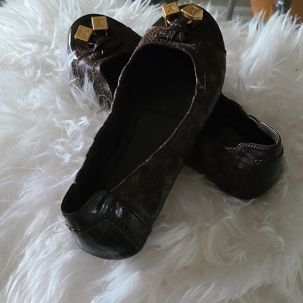 Louis Vuitton Monogram Flats "Authentic"  38.5